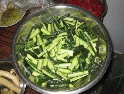 高瓜可以腌吃,传统美味，家常风味新体验