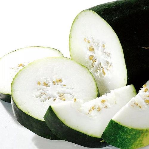 重庆人吃瓜的方式,麻辣鲜香，吃瓜群众的新潮流