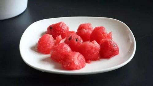 吃瓜用勺视频,勺子视频带你轻松享受美食时光